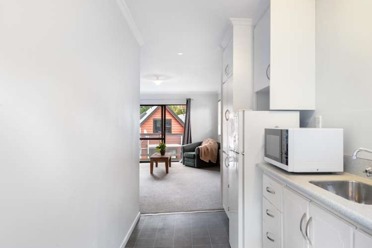 22/70 Robins Road Queenstown_6