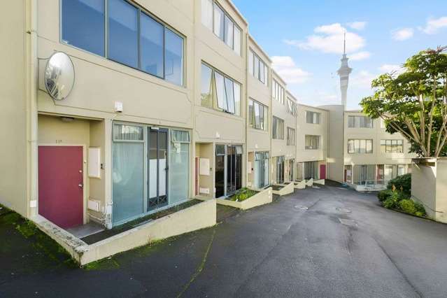 28A/88 Cook Street City Centre_1