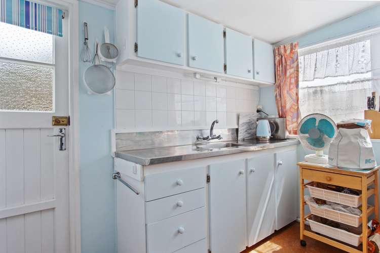 14 Chamberlain Avenue Amberley_1