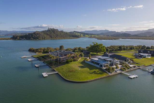 34 Hei Esplanade Whitianga_1