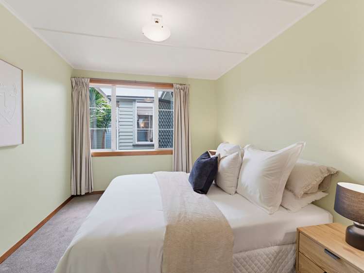 379 Ilam Road Bryndwr_16