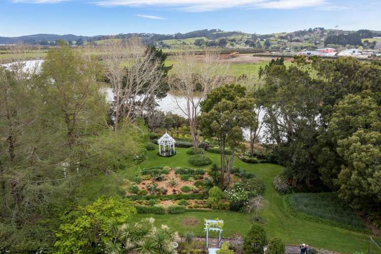 28 Parkhurst Road Helensville_21