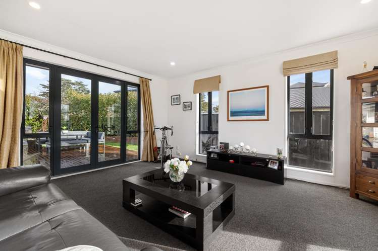 56 Broomfield Terrace Burwood_10