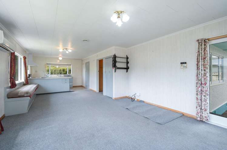 24 Manson Avenue Stoke_4