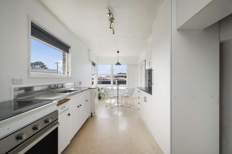 74 Lisa Crescent Mangakakahi_1