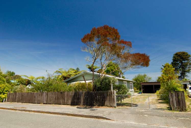 11 Wharf Road Karamea_16