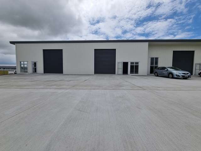 Front unit/50 Waiwarawara Drive Ruakaka_1