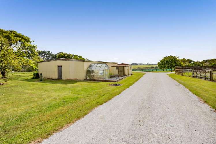 36 Te Roti Road Hawera_24