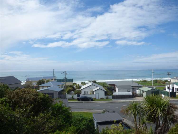 4 Tarata Street Kaka Point_12