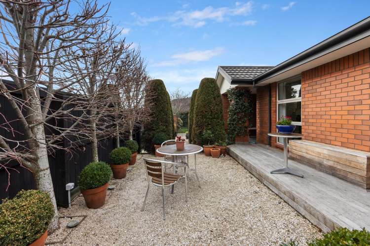 17 The Tors Heathcote Valley_24