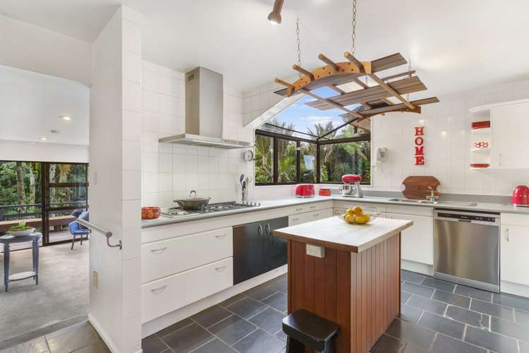 195a Scenic Drive Titirangi_5