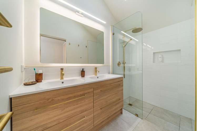 21 The Quarterdeck Whitby_9