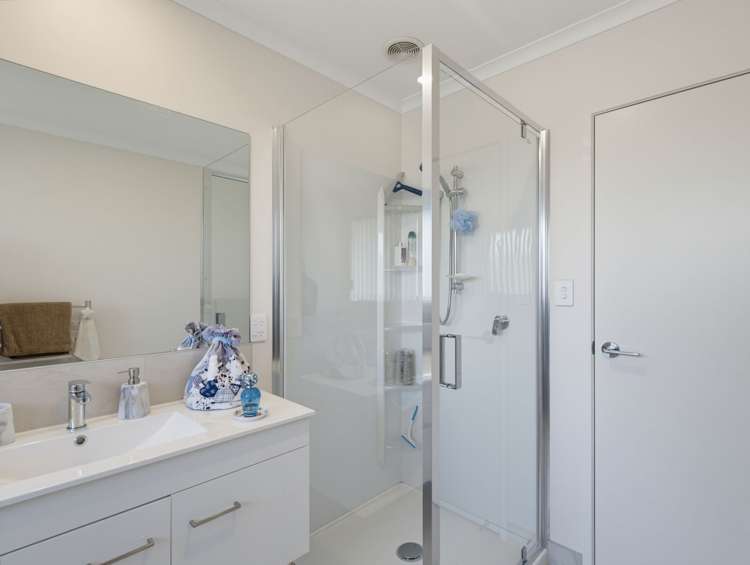 8 Sycamore Drive Te Kamo_15