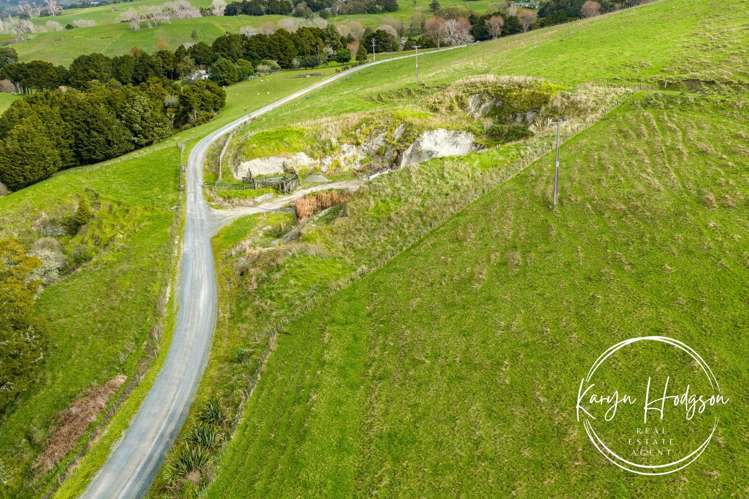 55 Puriri Glade Maungaturoto_14