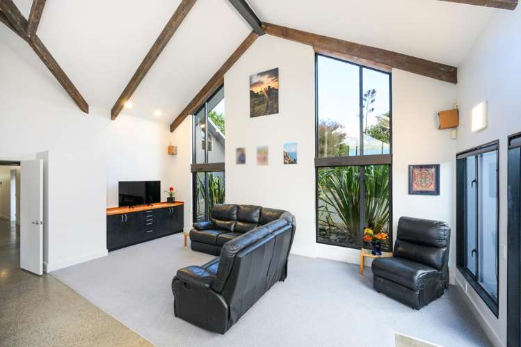 151 Summerhill Drive Fitzherbert_16