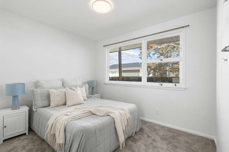 56 Woodbury Street Russley_12