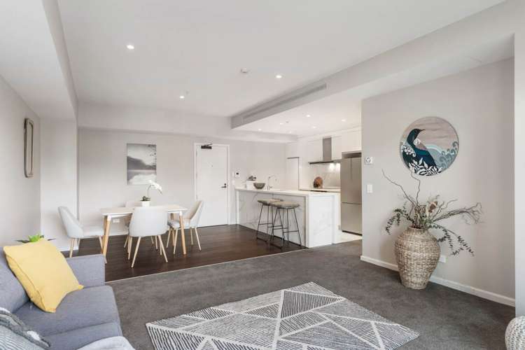 703/47 Beach Road City Centre_9