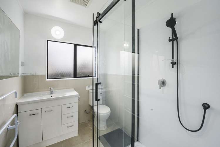 2/12 Graham Road Conifer Grove_8