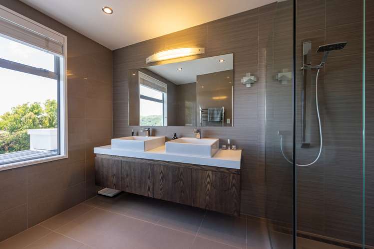 2 Caughley Grove Karori_14