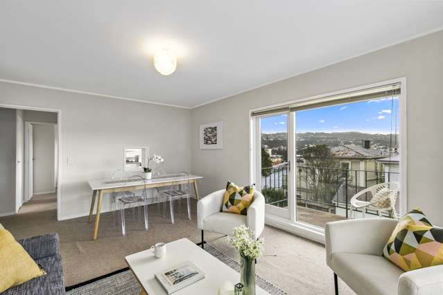 4/2 Scarborough Terrace Mount Victoria_1