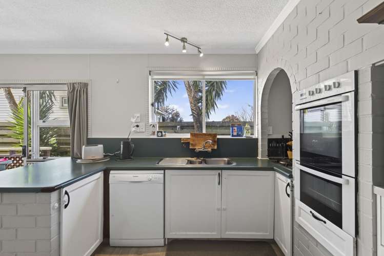 61 Clawton Street Westown_6