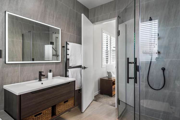 37 Matahae Crescent Milldale_17