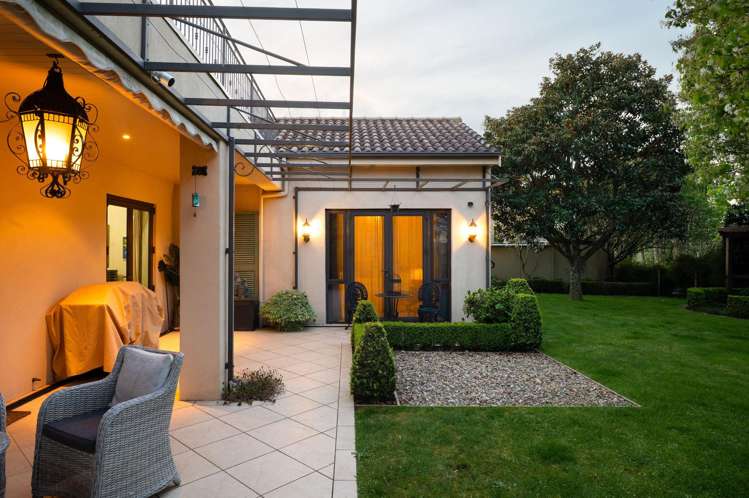 35 The Esplanade Huntington_16