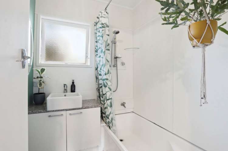 1 Dawnhaven Drive Te Atatu Peninsula_15