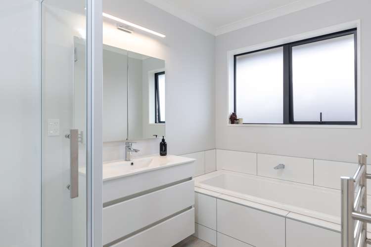 4 Hurricane Way Burleigh_12