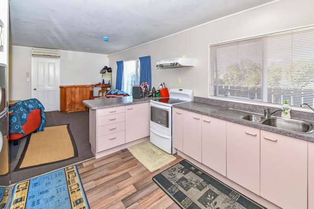 2/10 Liverpool Street Papakura_3