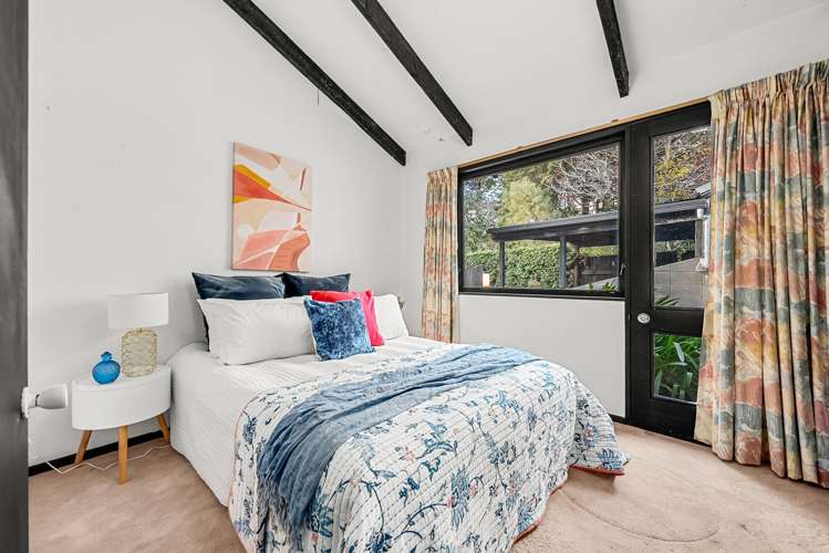 8 Freemans Way Pinehaven_13