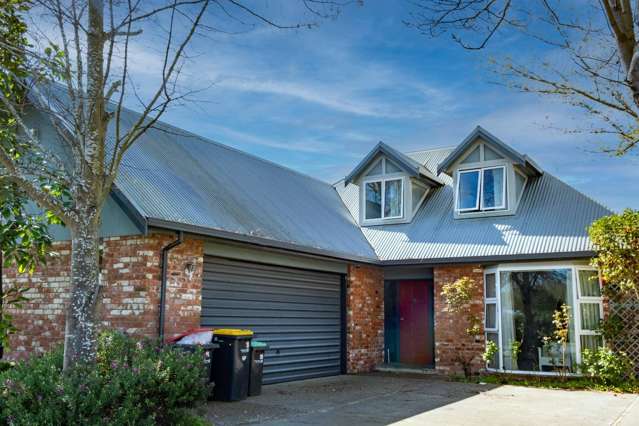 5-Bedroom Fully Furnished House in at Avonhead for Rent