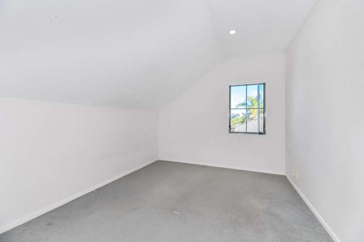 1 Highgrove Lane Totara Vale_9