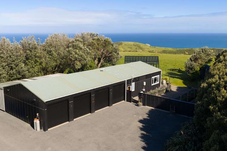 216 Constable Road Muriwai Beach_3