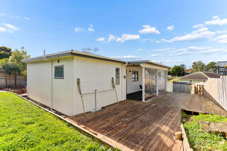 72 Kervil Avenue Te Atatu Peninsula_11
