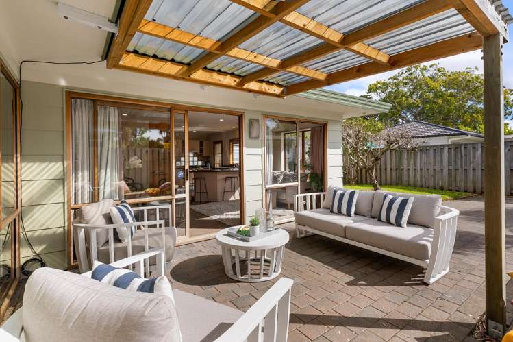 14 Sunkist Bay Road Beachlands_11