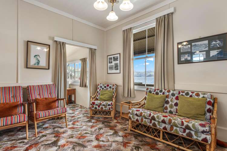 257 Beach Road Akaroa_10