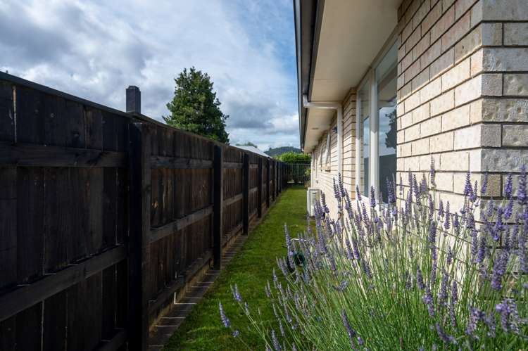 9 Holland Street Glenholme_22