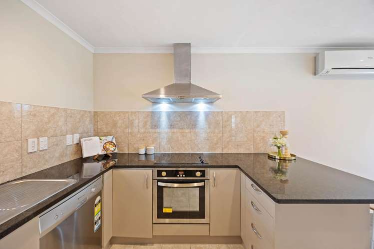 18 Andover Way Goodwood Heights_9