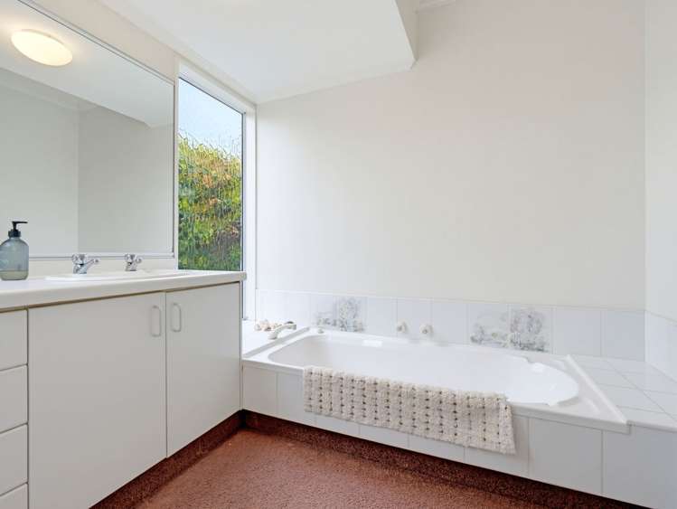 29 Hinewa Road Otumoetai_11