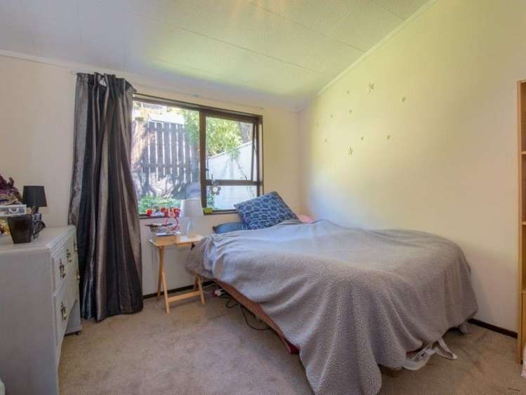 16a Arawata Terrace Fernhill/Sunshine Bay_10