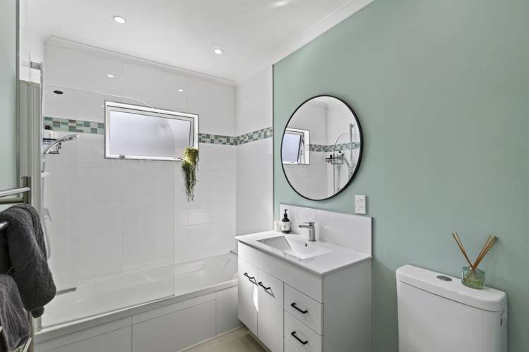 8 York Crescent Westown_15