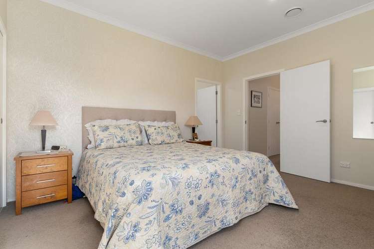 2 Dixon Street Carterton_11