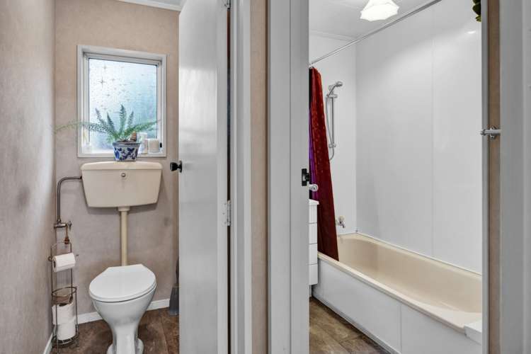 237a South Road Hawera_11