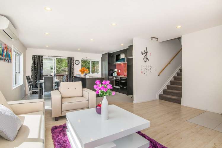 2/103l Glengarry Road Glen Eden_5