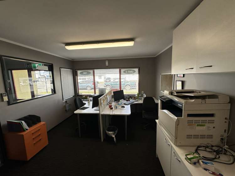 Unit B/78 Austin Street Onekawa_7