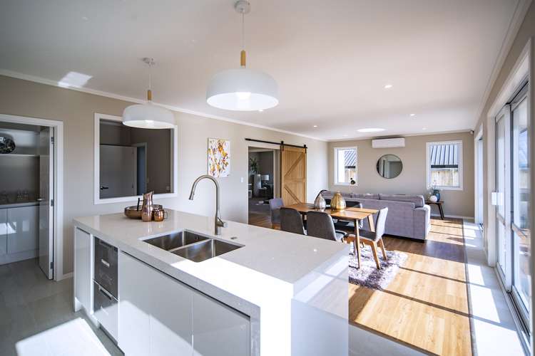 12 Waireka Road Rototuna North_7