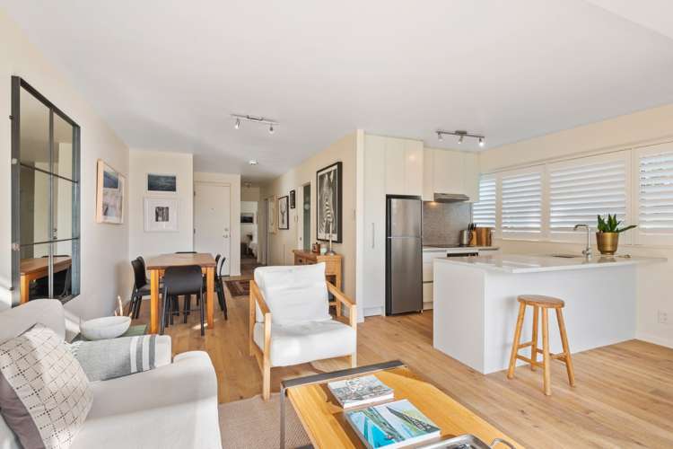 2/57 Sarsfield Street Herne Bay_2