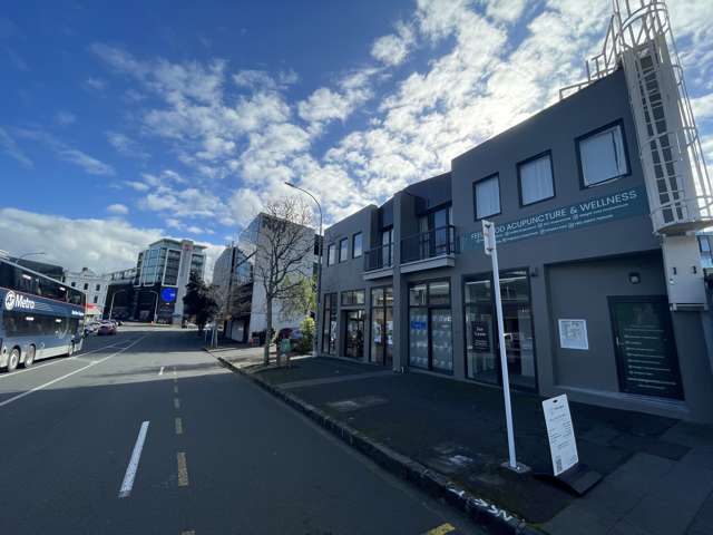 Client-Facing Office + Street Profile