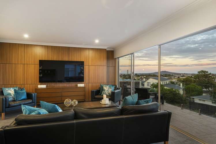 18 Martin Crescent Northcote_4